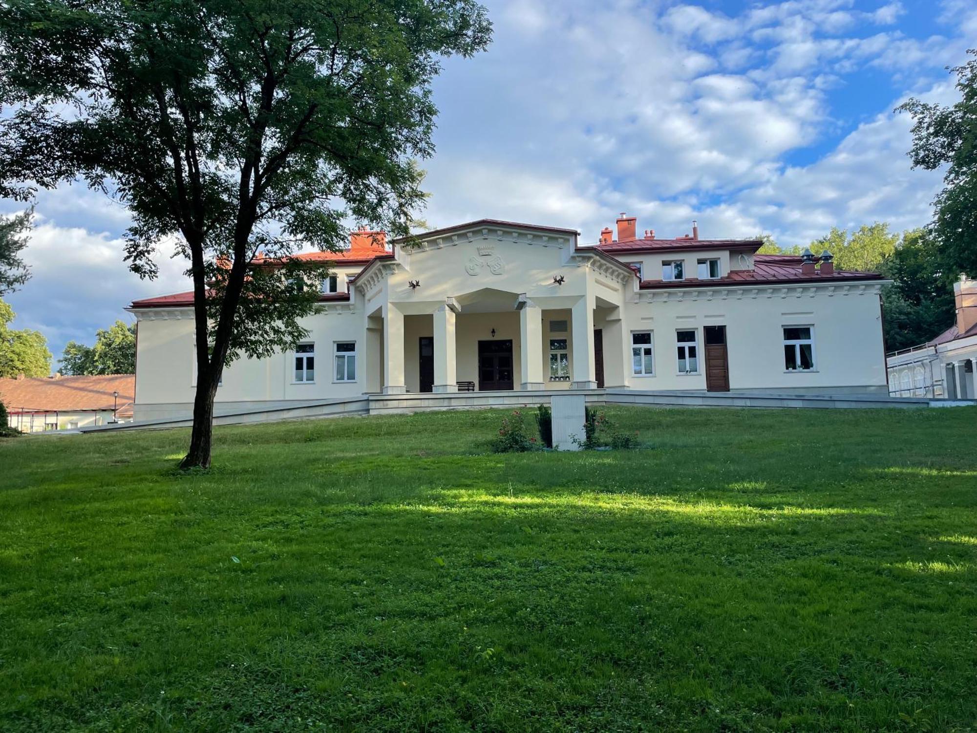 Palac Zbylitowskich Zbylitowska Gora المظهر الخارجي الصورة